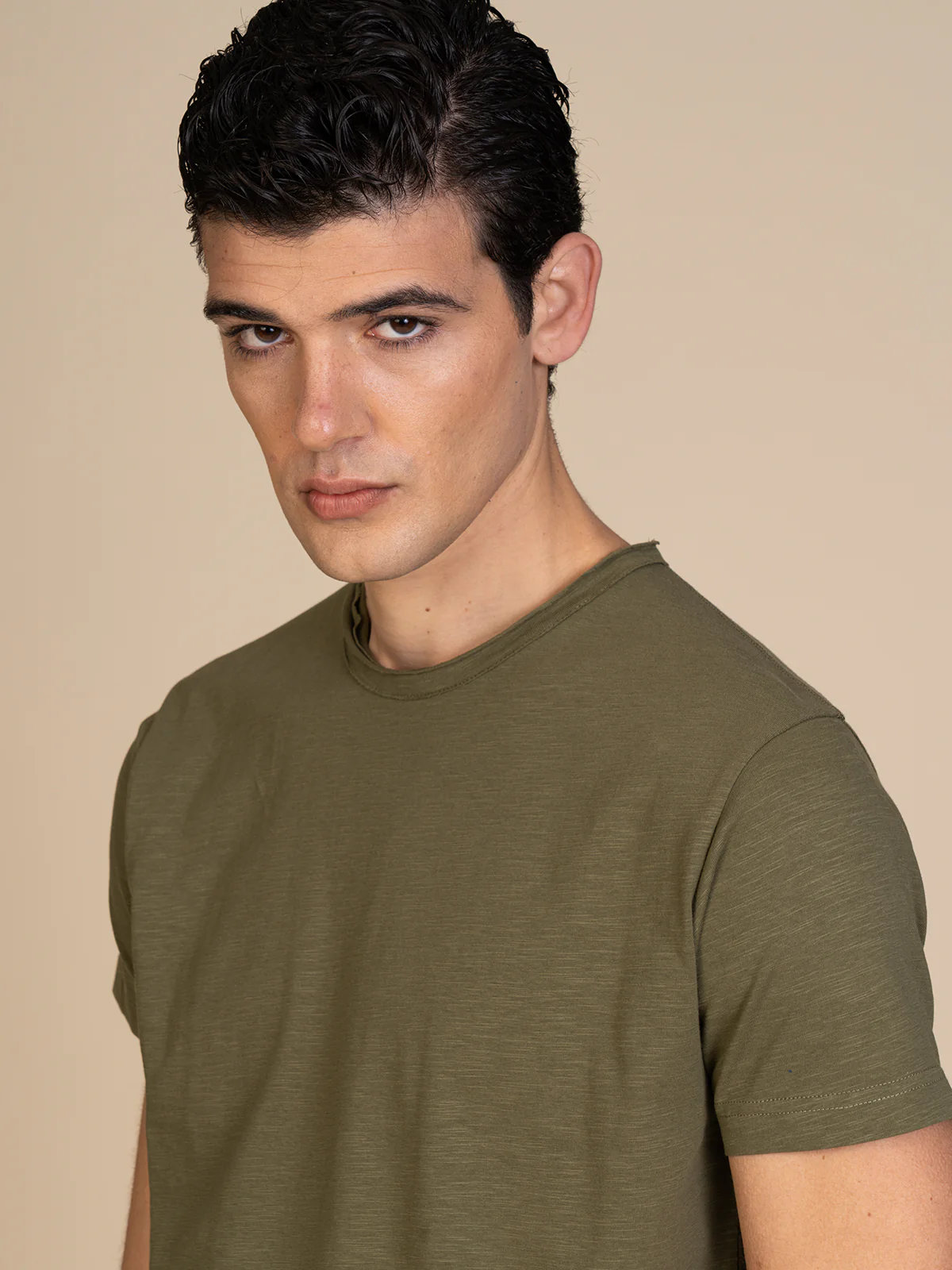 T-Shirt collo taglio vivo - Image 15