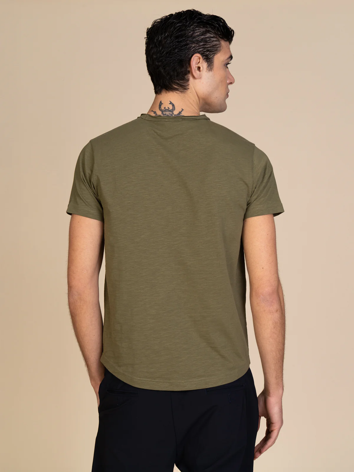 T-Shirt collo taglio vivo - Image 16