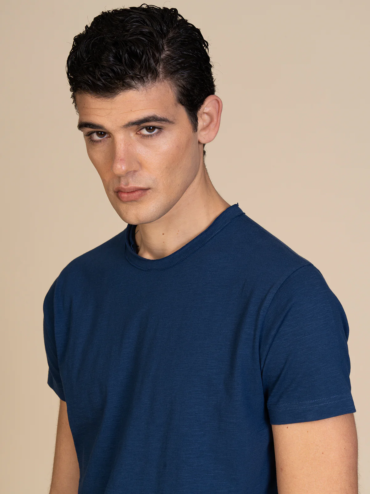 T-Shirt collo taglio vivo - Image 3