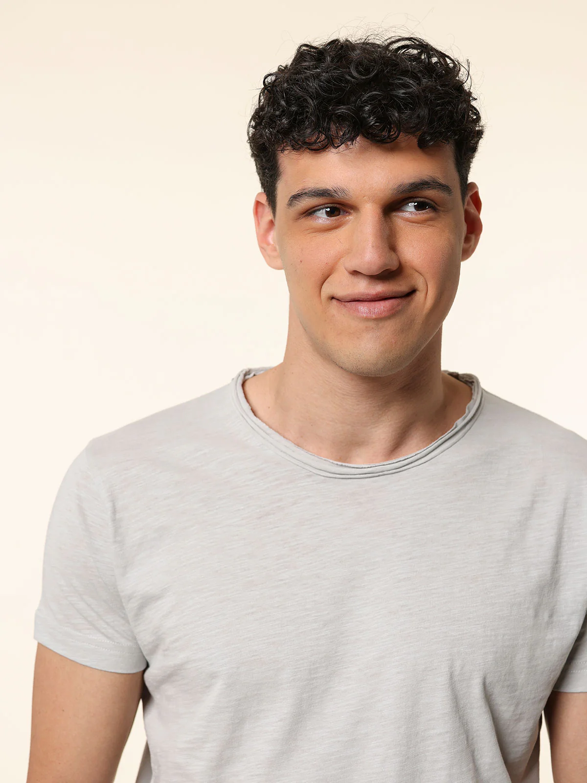 T-Shirt collo taglio vivo - Image 35