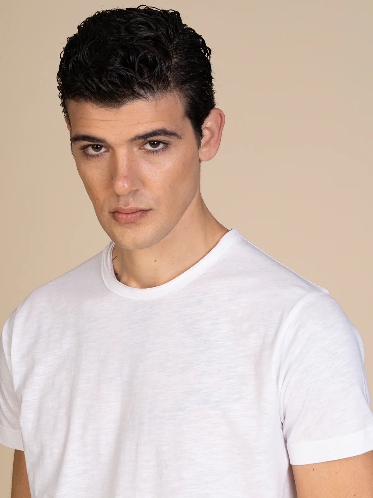 T-Shirt collo taglio vivo - Image 7