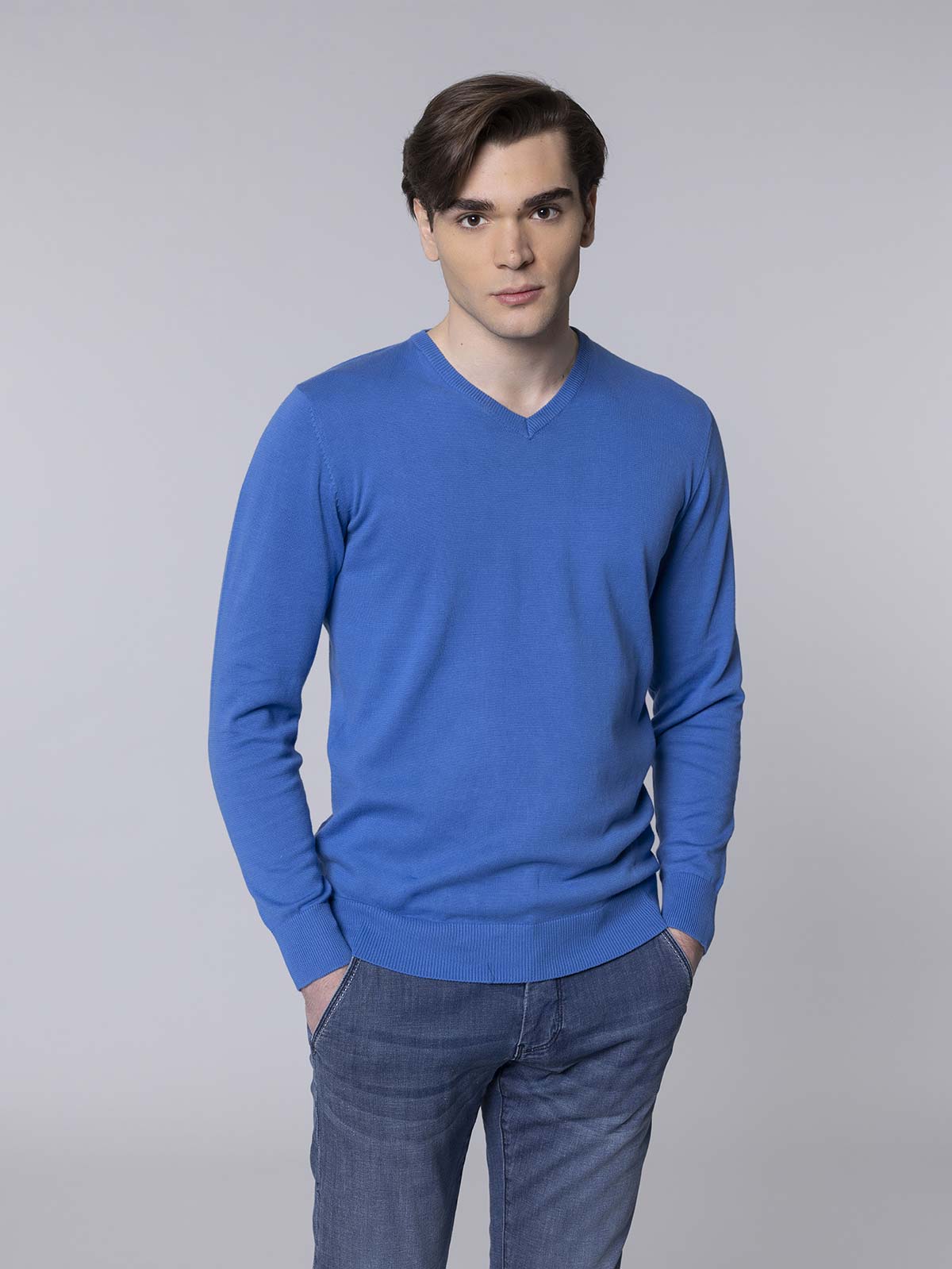 Maglia basic collo a V - Image 17