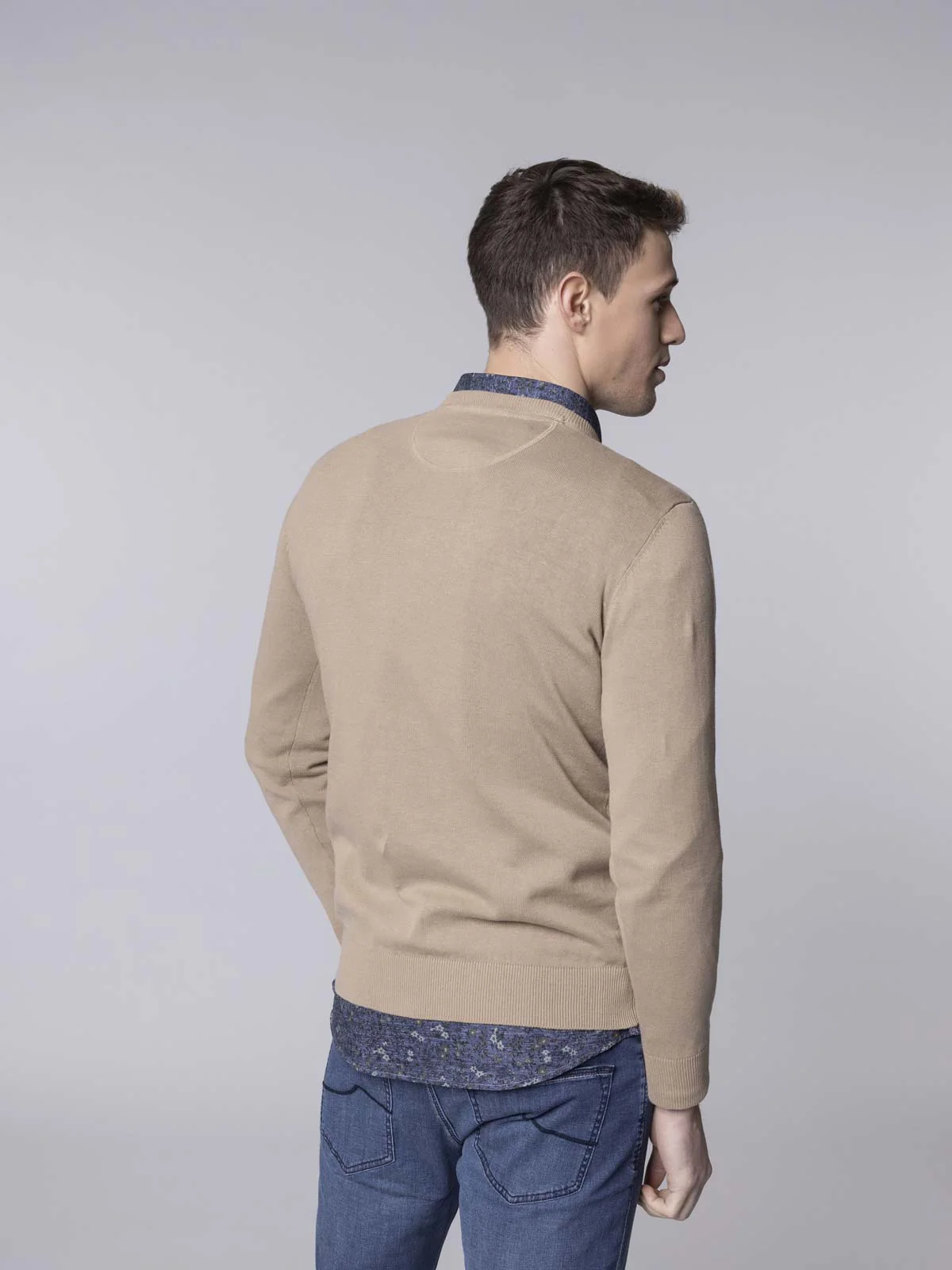 Maglia basic collo a V - Image 29