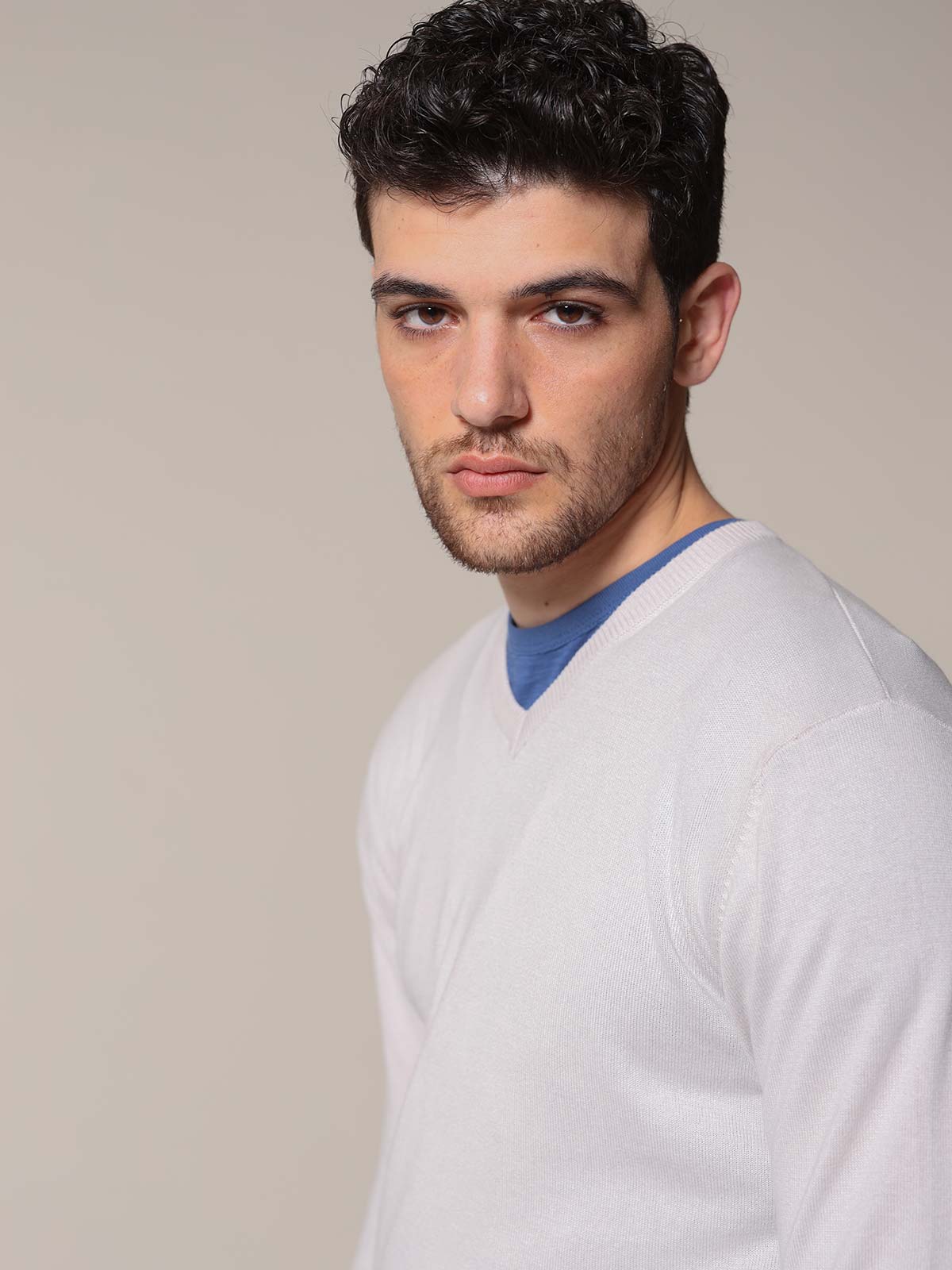 Maglia basic collo a V - Image 37