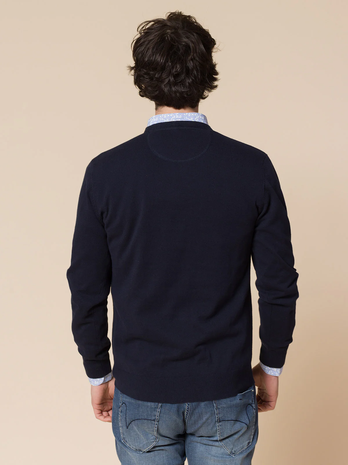 Maglia basic collo a V - Image 5