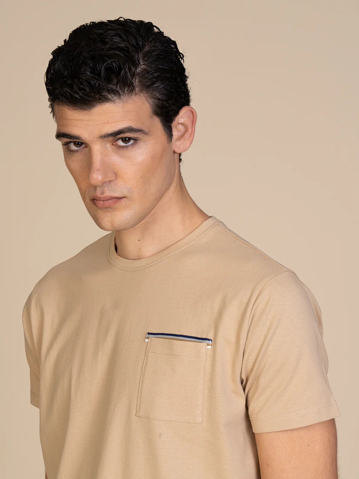 T-Shirt con taschino - Image 15