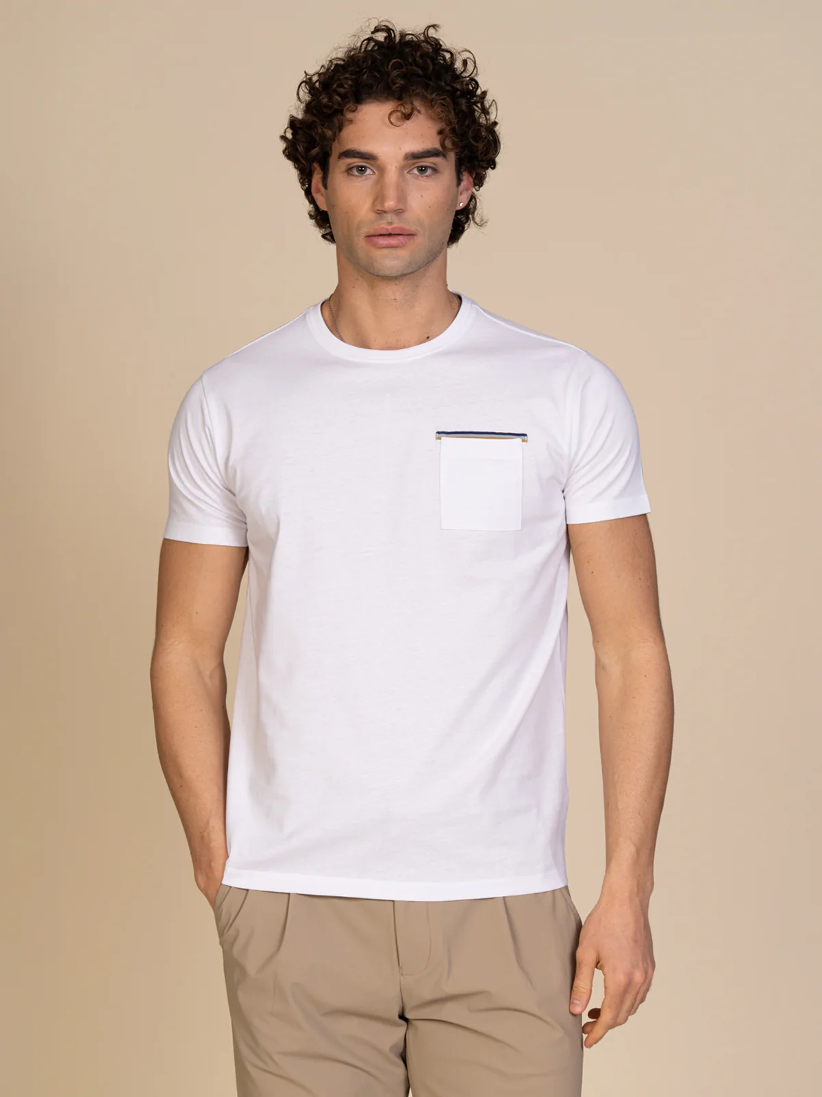 T-Shirt con taschino - Image 6